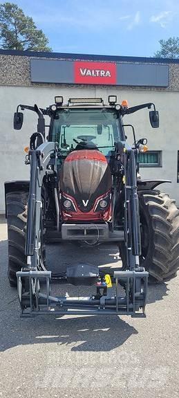 Valtra A114 Traktorji