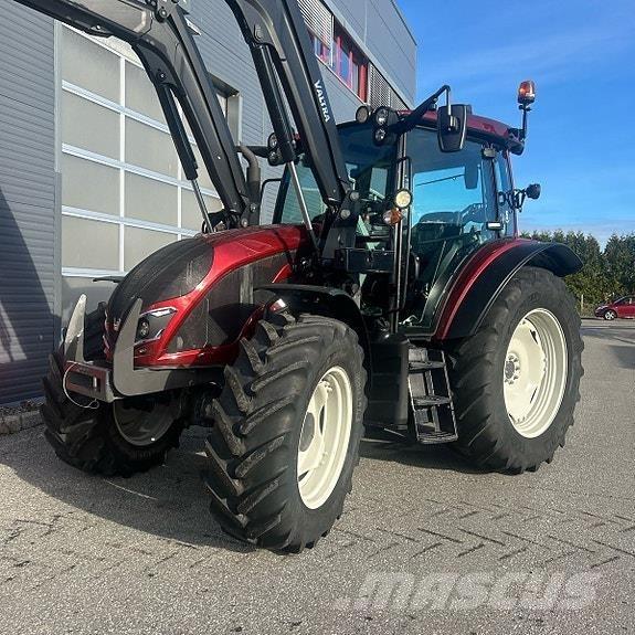 Valtra A115 Traktorji