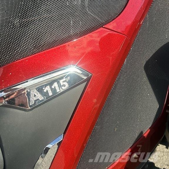 Valtra A115 Traktorji