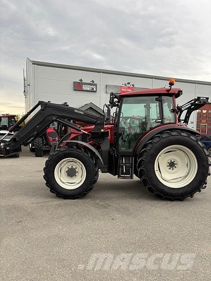 Valtra A134 Traktorji