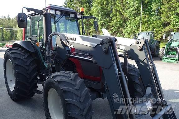 Valtra A83 Traktorji