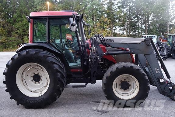 Valtra A85 Traktorji