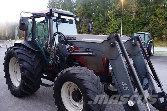 Valtra A85 Traktorji
