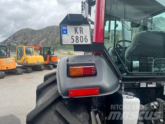 Valtra A93 Traktorji