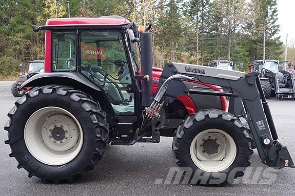 Valtra A93 Traktorji