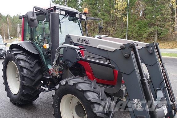 Valtra A93 Traktorji
