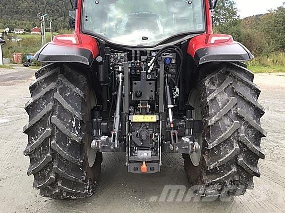 Valtra A95 Traktorji