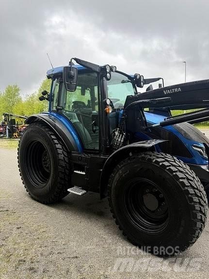 Valtra G 135 A Traktorji