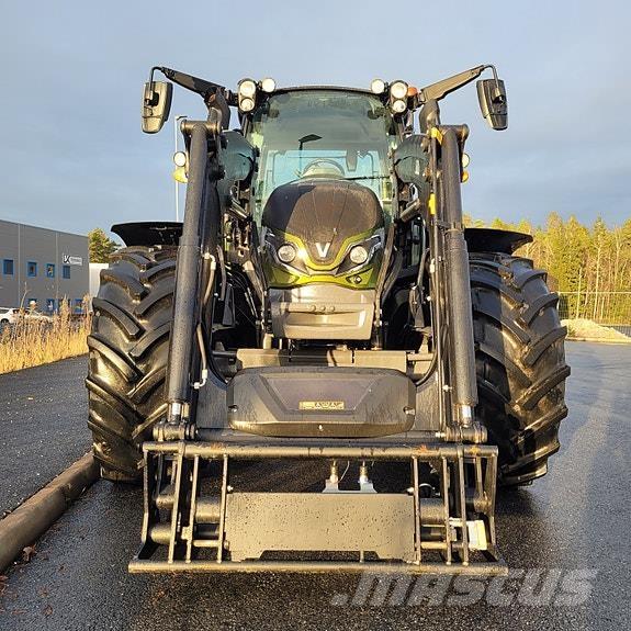 Valtra G135 Active Traktorji