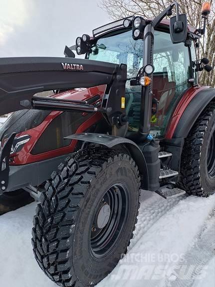 Valtra G135 Aktive Traktorji