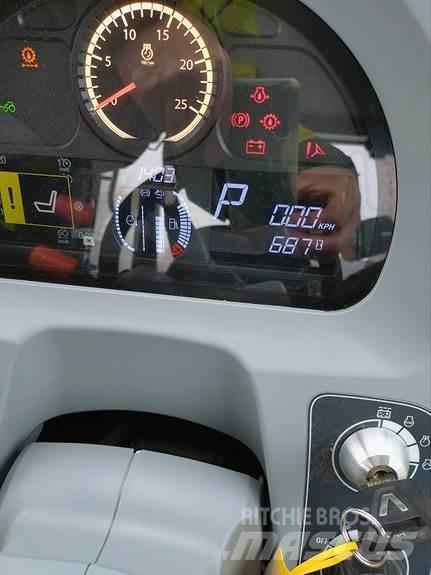 Valtra G135 Aktive Traktorji