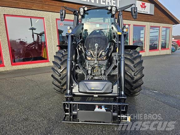 Valtra G135 Versu Traktorji