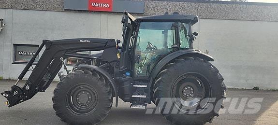 Valtra G135 Versu Traktorji