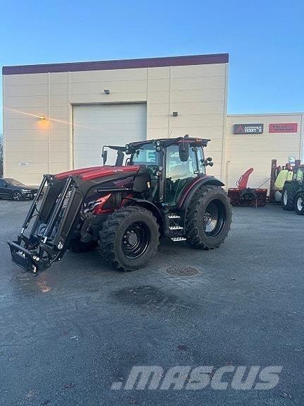 Valtra G135 Versu Traktorji