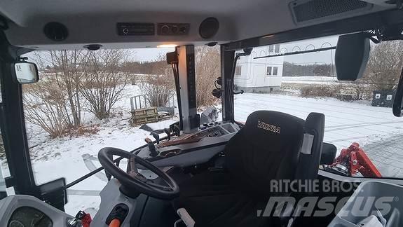 Valtra G135A Traktorji