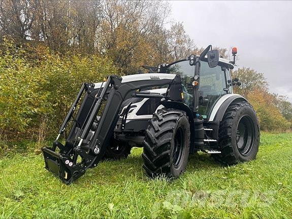 Valtra G135A Traktorji
