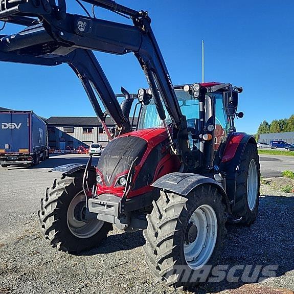 Valtra N-104 Traktorji