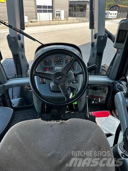 Valtra N 121 Traktorji