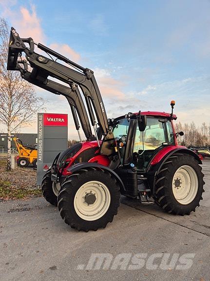 Valtra N104 Traktorji