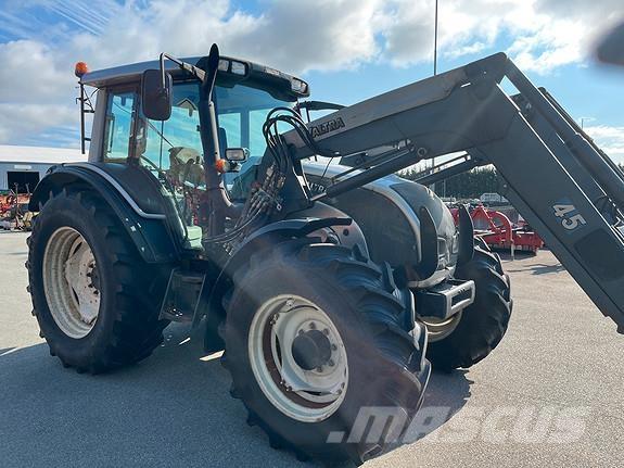 Valtra N111 Traktorji