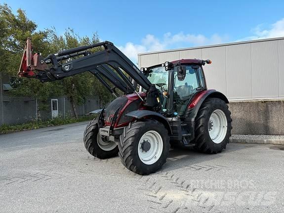 Valtra N114 Traktorji