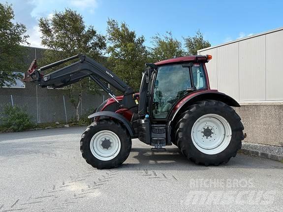 Valtra N114 Traktorji
