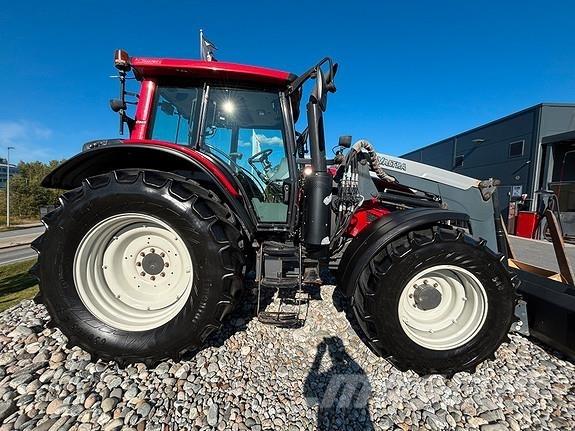 Valtra N123H Traktorji