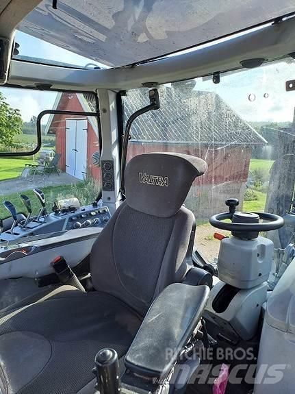 Valtra N154eA Traktorji