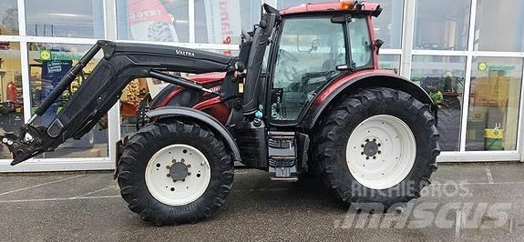 Valtra N174 Traktorji
