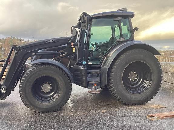 Valtra N174 Traktorji