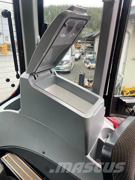 Valtra N174 Versu Traktorji