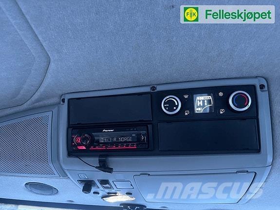 Valtra N174 Versu Traktorji