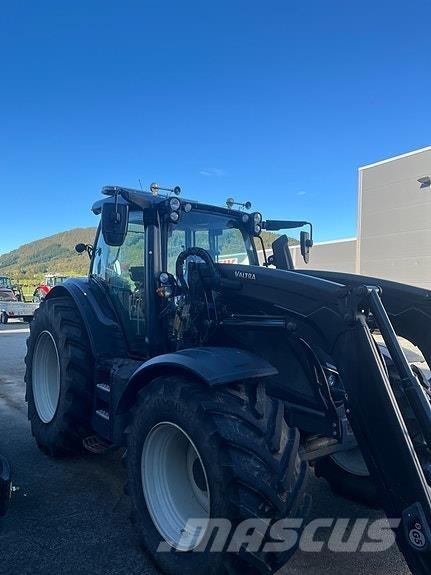 Valtra N174D Traktorji