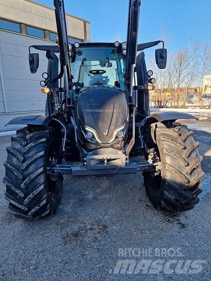 Valtra N175 Traktorji