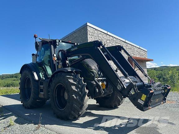 Valtra N175D Traktorji