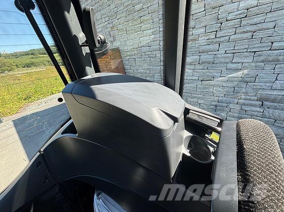 Valtra N175D Traktorji