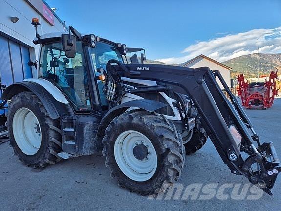 Valtra N175D. Traktorji
