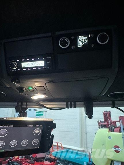 Valtra N175D Traktorji