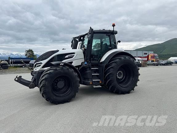 Valtra Q305 Traktorji