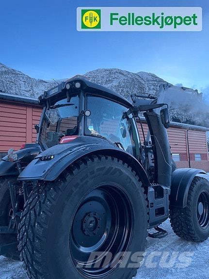 Valtra T 214 Traktorji