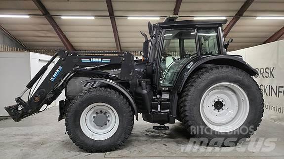 Valtra T182 Traktorji