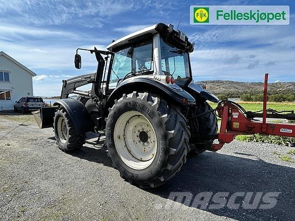 Valtra T190 Traktorji