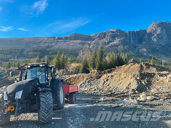 Valtra T203 Traktorji