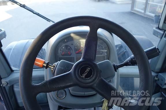 Valtra T213 Versu Traktorji
