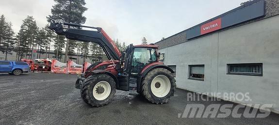 Valtra T234 Traktorji