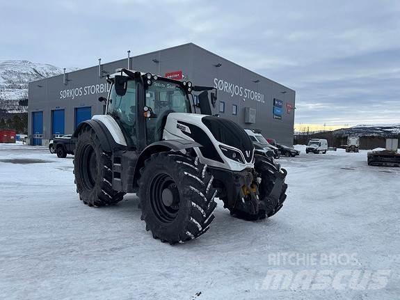 Valtra T234 Traktorji