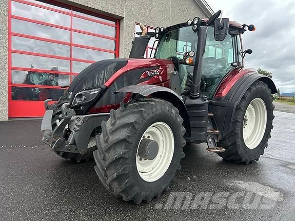 Valtra T234 Traktorji