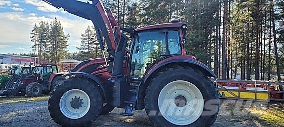 Valtra T234 Traktorji