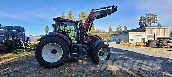Valtra T234 Traktorji