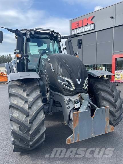 Valtra T235 Traktorji